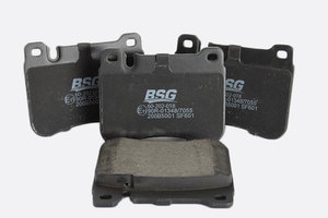 Колодки тормозные MERCEDES C (W203) (00-06) передние (4шт.) BSG BSG60200040, GDB1693, A0044205120